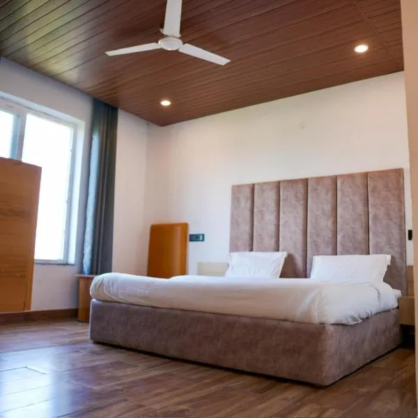 Hotel Atithi Riverside, hotel sa Dehradun
