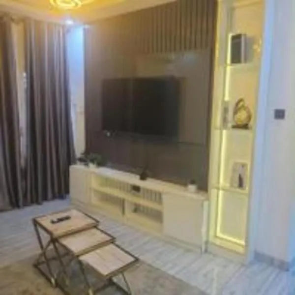 Max Alvera Stylish 2 Bedroom Apartment Shagamu, hotel em Sagamu