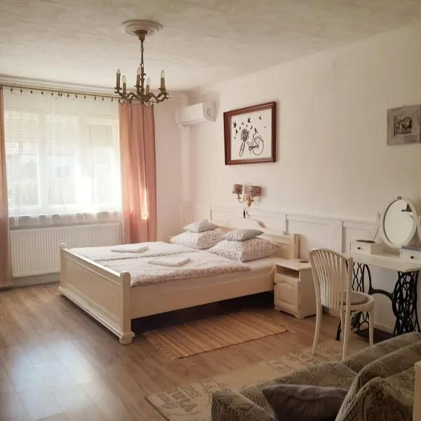 Edina Vintage Vendégház, отель в Мошонмадьяроваре