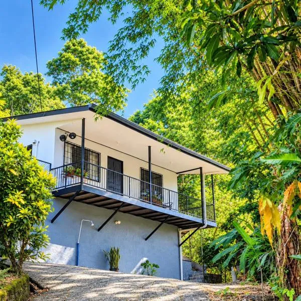 Casa Emma Quepos、ケポスのホテル