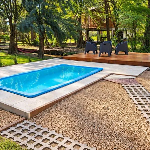 Casa con PILETA al borde del RIO, khách sạn ở Benavídez