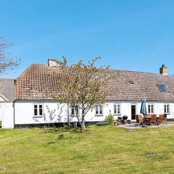 4 star holiday home in Aabybro, hotel di Åbybro