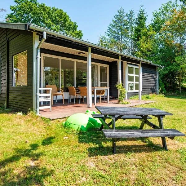 6 person holiday home in Knebel, hotel a Knebel