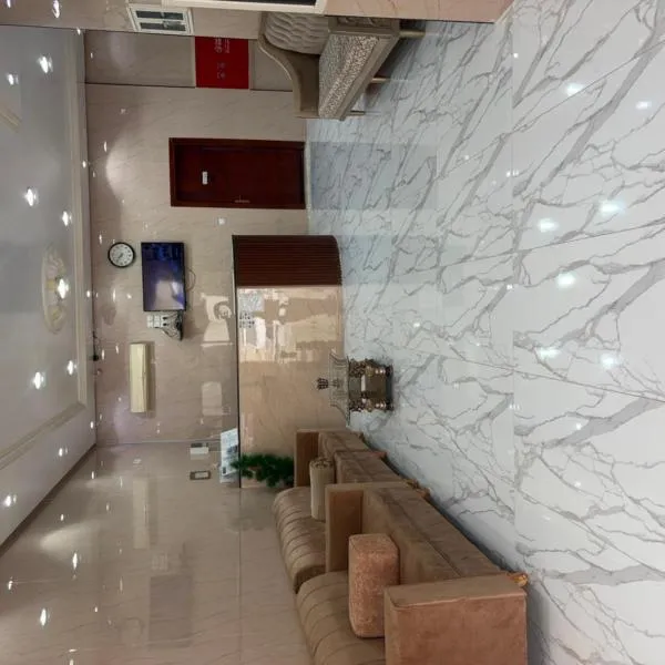 شقق مناره القريات للوحدات السكنية شقق مخدومه التصنيف اقتصادي, hotel en Al-Qurayat