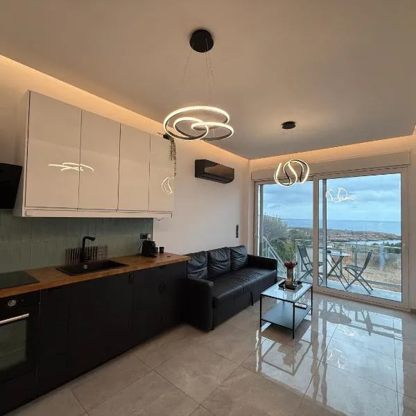 Infinity sea view – hotel w mieście Lawrio