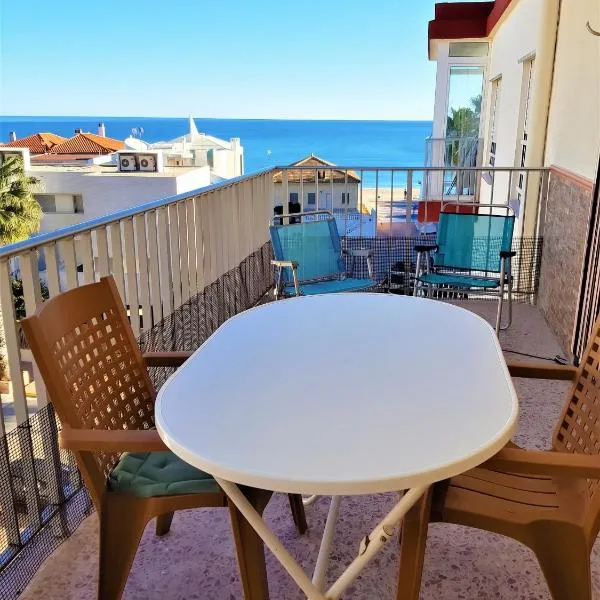 Spacious apartment in Tavernes de la Valldigna with sea view, hotel a El Brosquil