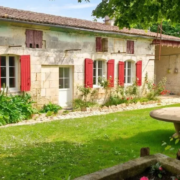 Maison accueillante à Villars-en-Pons avec jardin, hotel a Villars-en-Pons