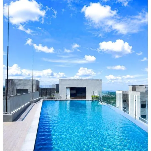 Youth City Residence Niloy By Comfort Homstay, hotel i Nilai
