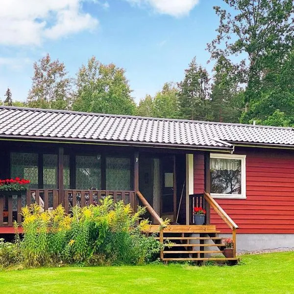 4 person holiday home in Vimmerby, hotelli kohteessa Krogsfall