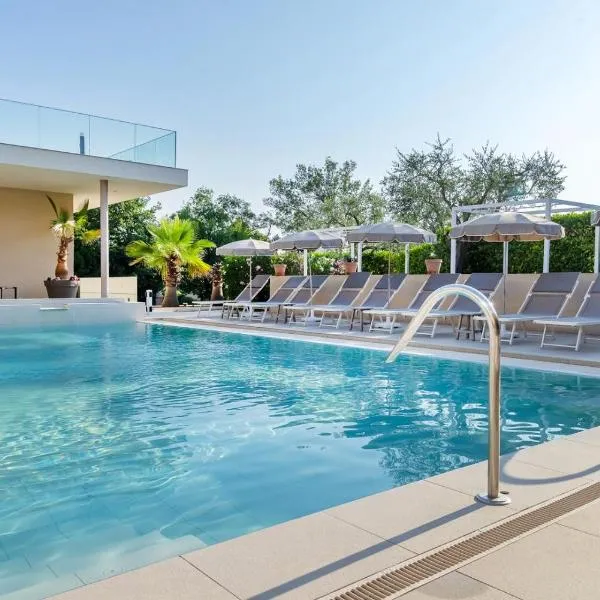 Seventeen Hotel, hotel u gradu Valbonne