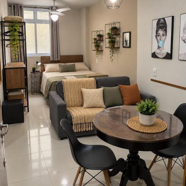 612 - Studio Comfortable, great location!