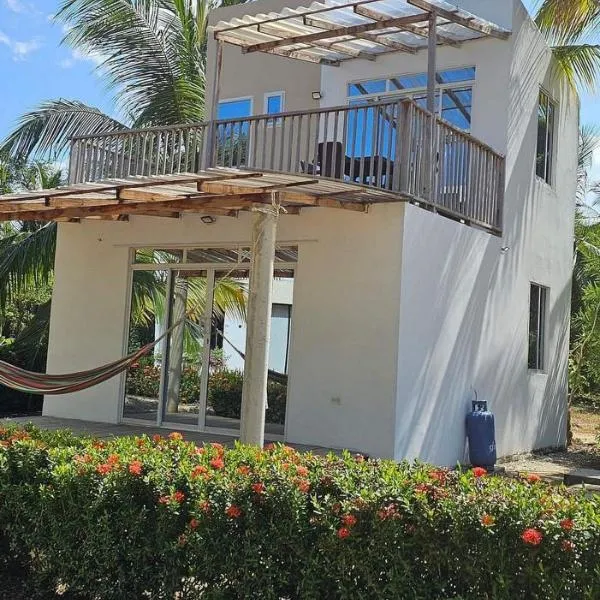 cabañas Brisas y Perla by AMAUNA โรงแรมในMoñitos