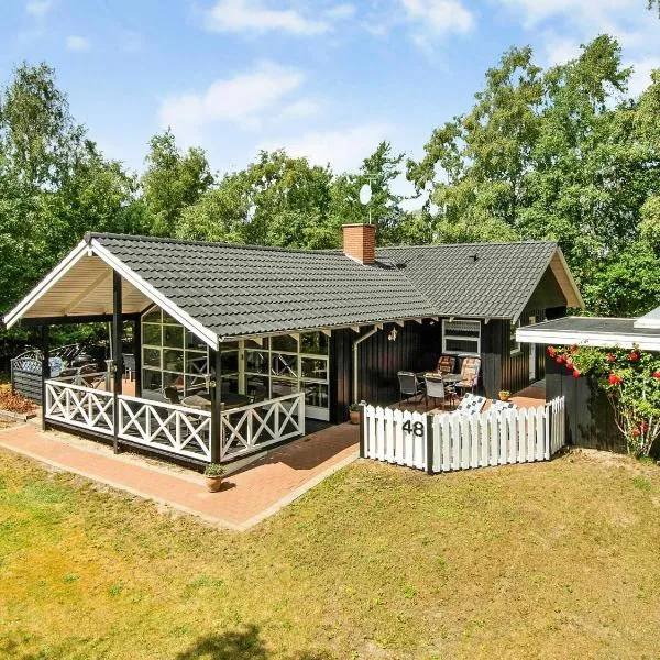 5 star holiday home in Hadsund, hotel en Hadsund