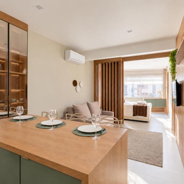 Designer apt steps from Copacabana Beach - 9th floor