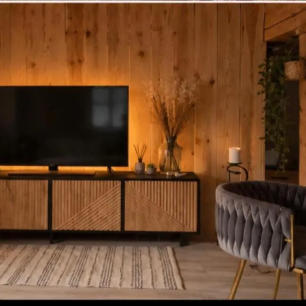 Apartament Mrągowo przy jeziorze Czos, hotel u gradu Mragovo
