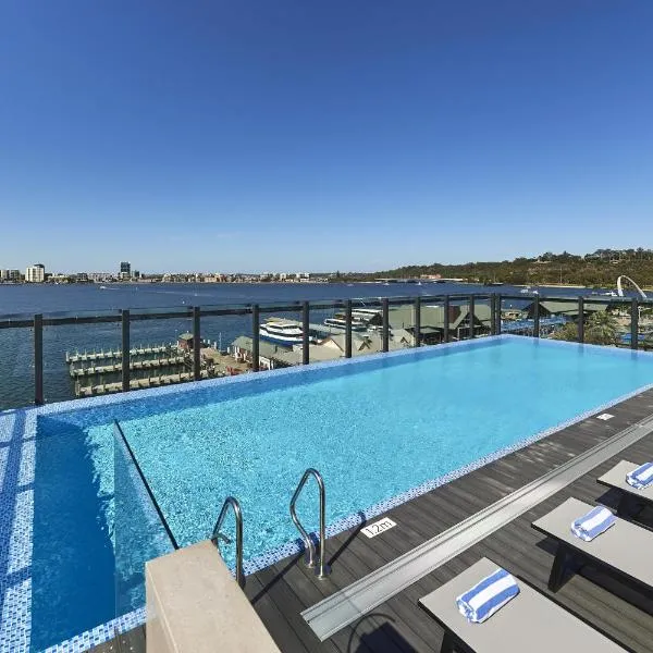 Doubletree By Hilton Perth Waterfront, hotell i Perth