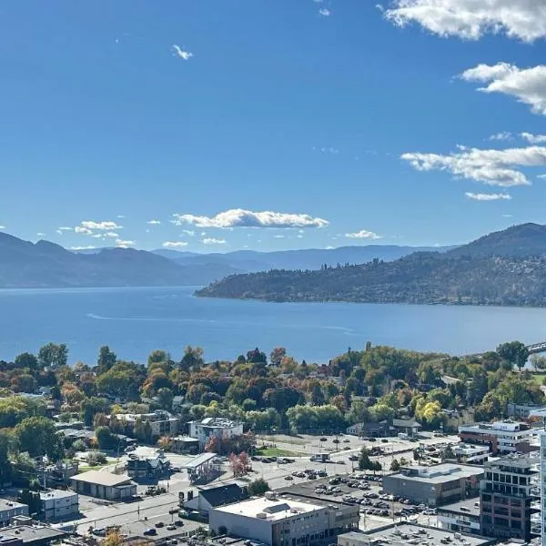Million-Dollar Iconic Lakeview Downtown Signature 2-Bed 2-Bath Loft with rooftop, hôtel à Kelowna