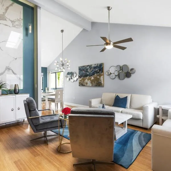 Beach Rd 300ft to Beach Access and 500ft to Siesta Key Village 2bdr, hotell i Siesta Key