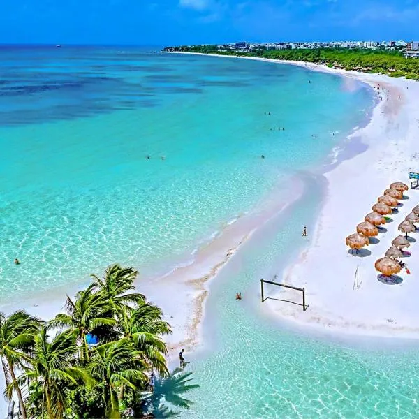 Free Bikes & Beach Chairs, 2 Blue Flag Beaches 15 Min Walk, Full Kitchen, Sleeps 2-8, hotel sa Playa del Carmen