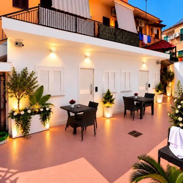 Home-Carrara, hotel a Napoli
