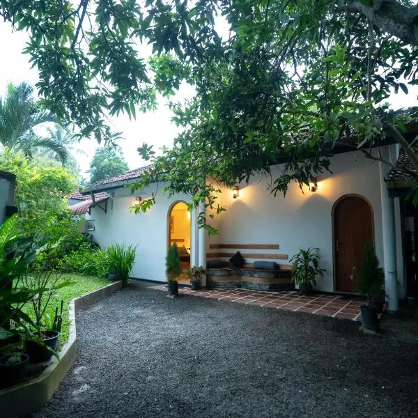 Ninety Four Plus Madiha, hotel di Matara