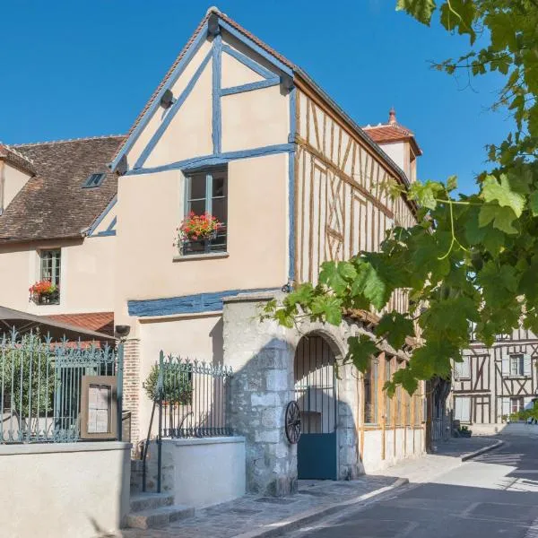 Hôtel Aux Vieux Remparts, The Originals Relais, hotell i Provins