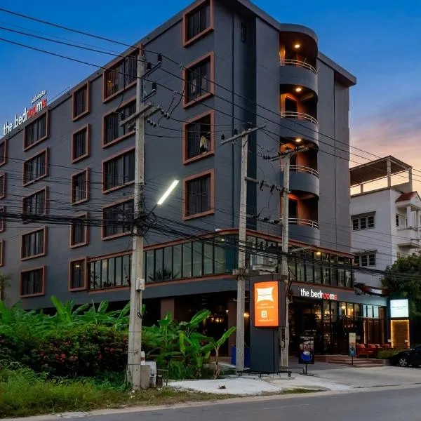 The Bedrooms Maeklong and Services Apartment, hotelli kohteessa Samut Songkhram