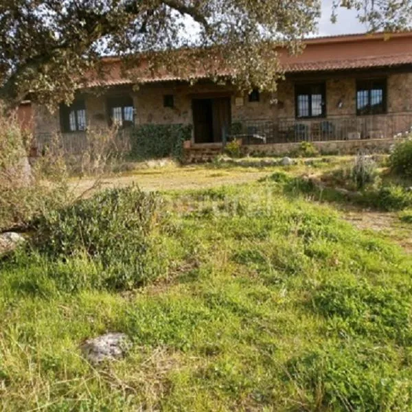 Casa Rural El Nido del Cuco, hotel in Valdeobispo