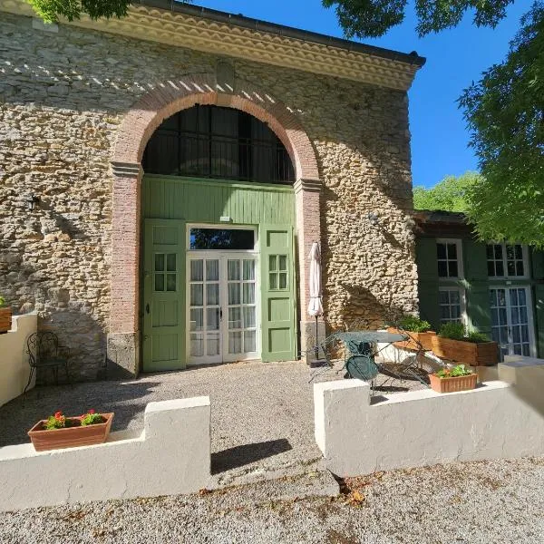 Le Clos Sainte Marie - Caune، فندق في Cenne-Monestiès