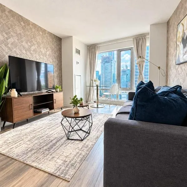 Modern King Suite Steps to Eaton Centre โรงแรมในโตรอนโต