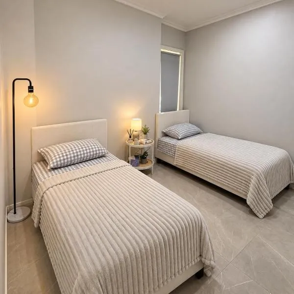 Revesby Cozy Twins Room & Shared Bathroom, hotel u gradu Revesby