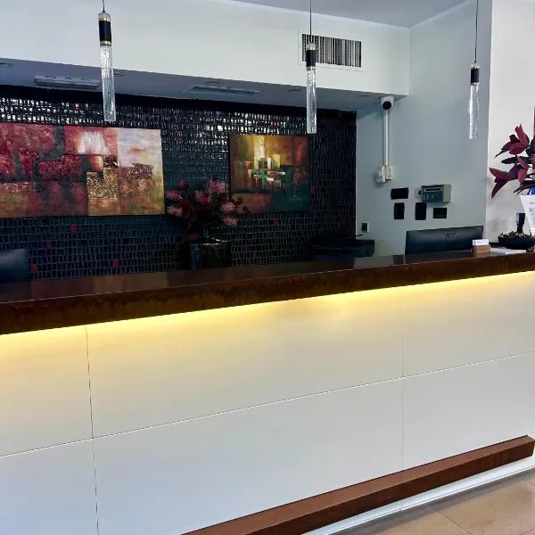 HOTEL HMR RHO Milano,羅鎮的飯店