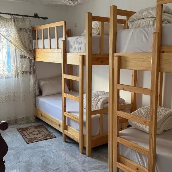 Adar surf house, hotel v mestu Taghazout