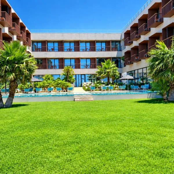Viesnīca Sines Sea View Business & Leisure Hotel pilsētā Sineša