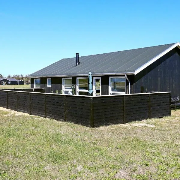 5 star holiday home in Løkken, hotel a Løkken