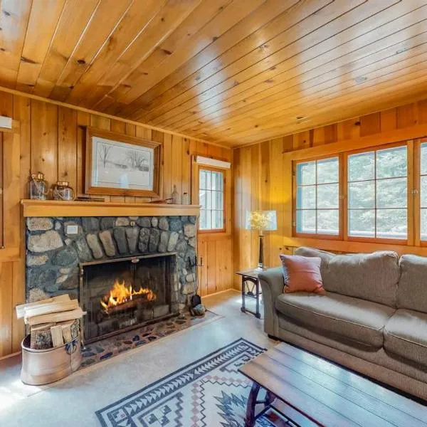 Knotty Pine Cabin, hotel v mestu Joseph
