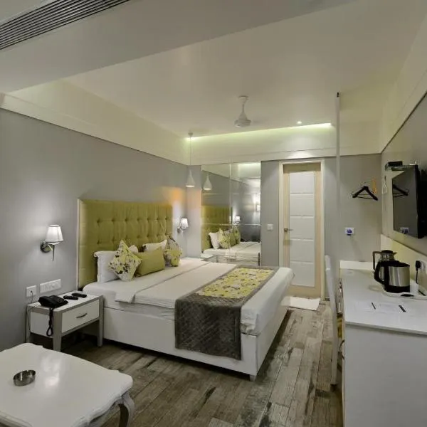 Hotel Emerald, hotel en Chandigarh