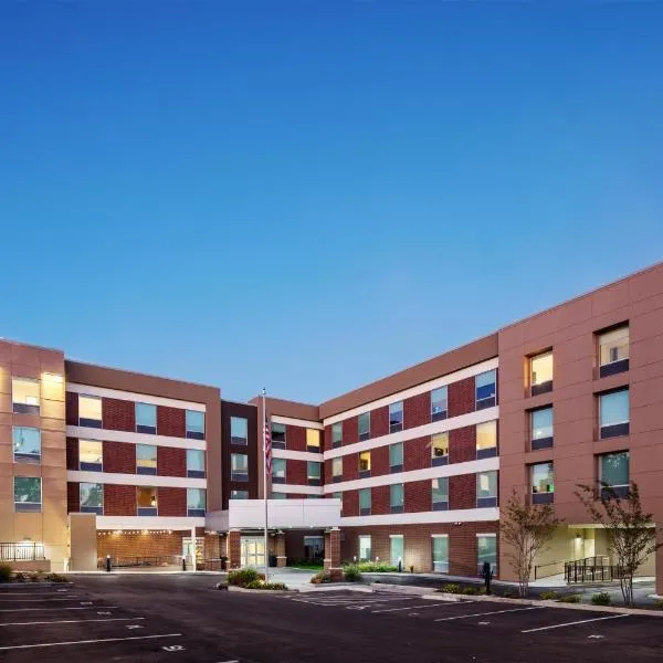 Home2 Suites By Hilton Memphis Downtown, hotel en Memphis