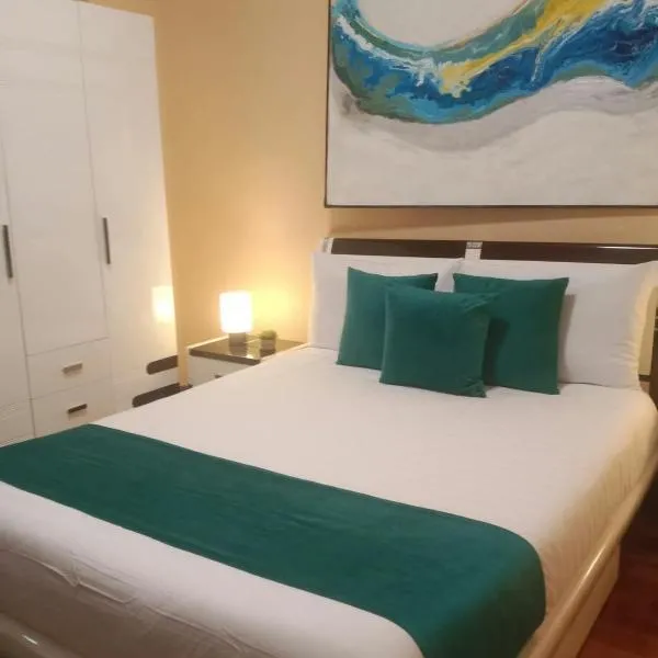 Elegant Boutique One-Bedroom Escape in Legazpi Village The Mosaic Tower, отель в Маниле