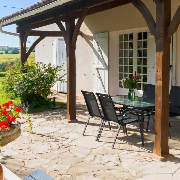 Maison charmante à Lannes avec terrasse et jardin, animaux acceptés, hótel í Lannes