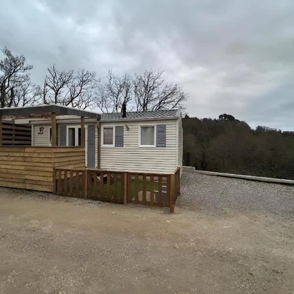 Mobilhome n1 en pleine nature - AC, Hotel in Quimper