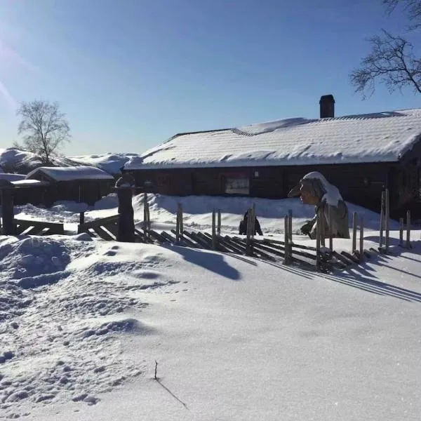 Trollvang, hytte med pool og sauna, khách sạn ở Dovreskogen
