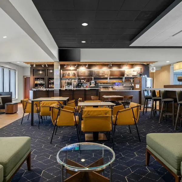 Courtyard Chicago O'Hare, hotell i Des Plaines