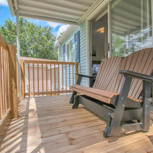 Pigeon Forge 2BR Cottage Near Dollywood, Hotel in Pigeon Forge