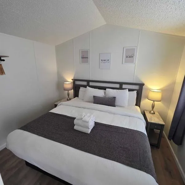 Peaceful 2BR Mountain Retreat in Pigeon Forge, hótel í Pigeon Forge