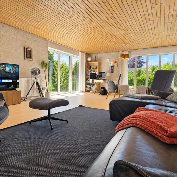 Modern, spacious villa with Sauna, ξενοδοχείο σε Ruds-Vedby