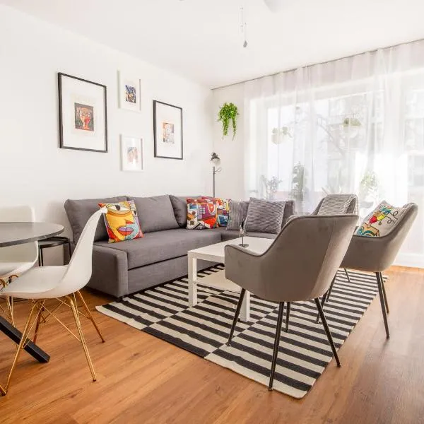 Modern Apartment with Balcony near SBB - Special PRIMERO PICASSO 13 Apartment, Basel, up to 6 guests, хотел в Базел