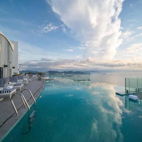 The Infinite Beachfront Nha Trang โรงแรมในญาจาง