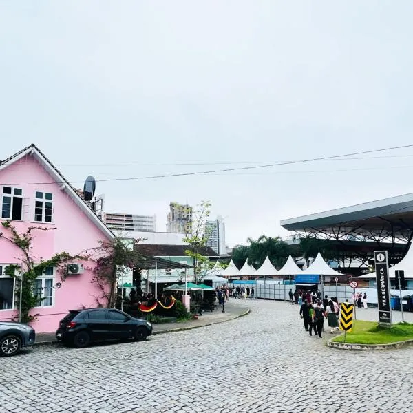 Casarão da Vila Smart Hospedaria - Vila Germânica - Sua Hospedagem a Poucos Passos da Oktoberfest, hotel em Blumenau