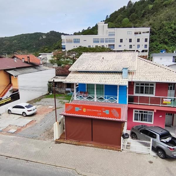 Casa térrea, 02 quartos com vista para o mar